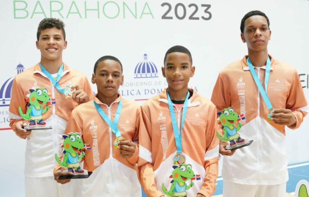 Metropolitana II e Higuamo campeones en equipos tenis de mesa X Juegos Escolares