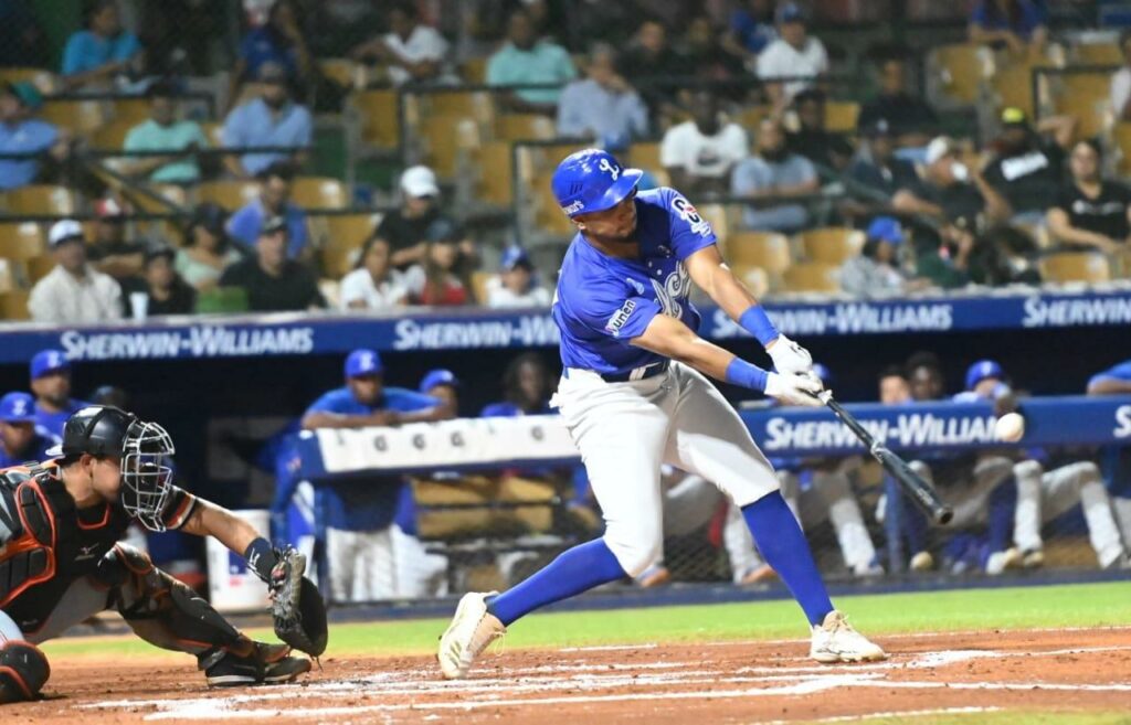 Hernández y Jorge Bonifacio jonronean, Licey se pone en 13-5