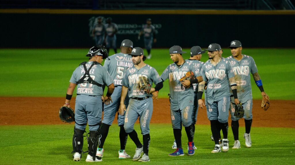 Acereros dan paliza a los Rieleros y se llevan la serie