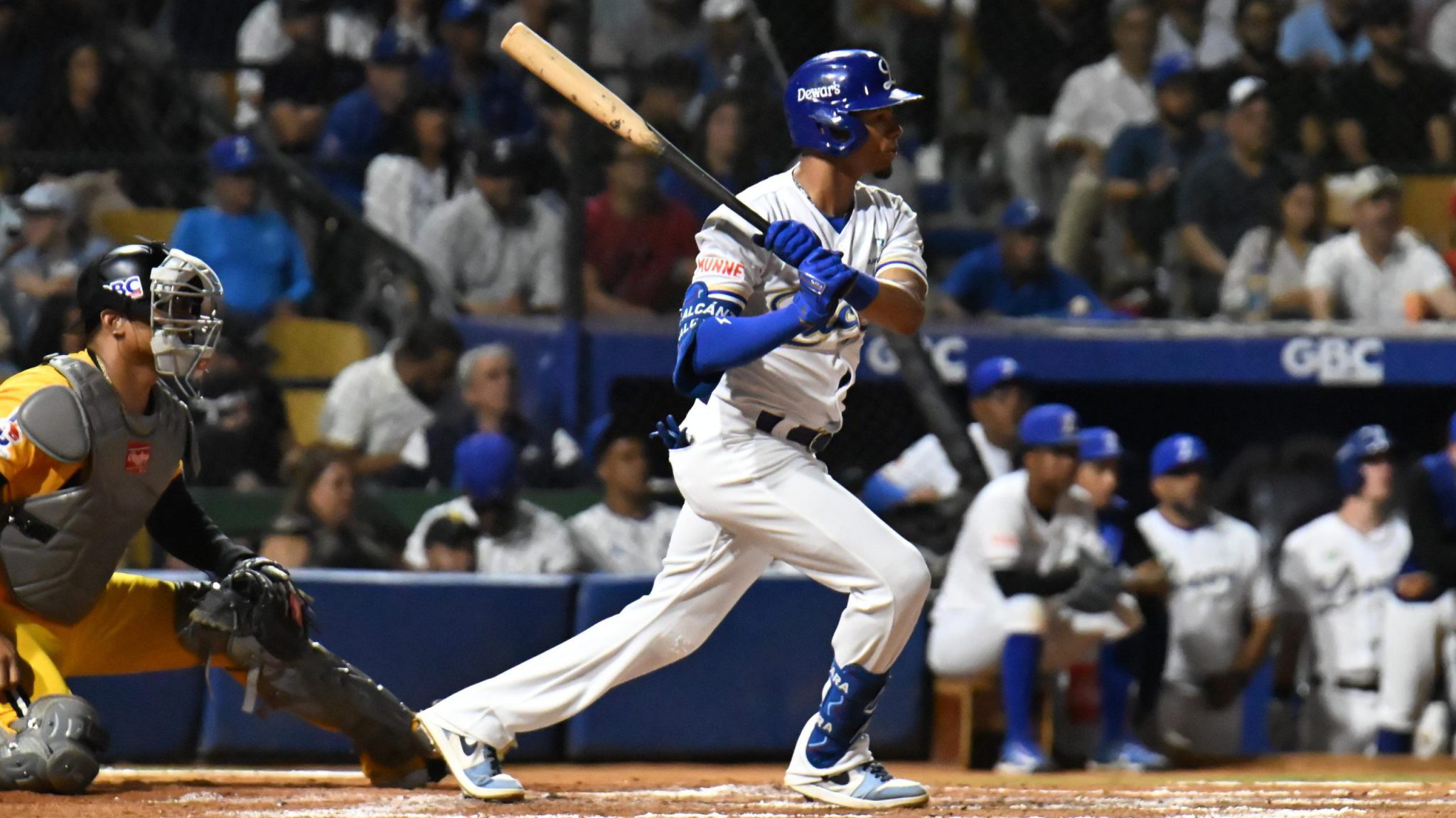Licey blanquea a las Águilas Cibaeñas y se queda como líder en solitario del Round Robin