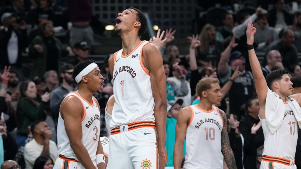 Spurs rompe racha de 18 derrotas consecutivas al vencer a los Lakers