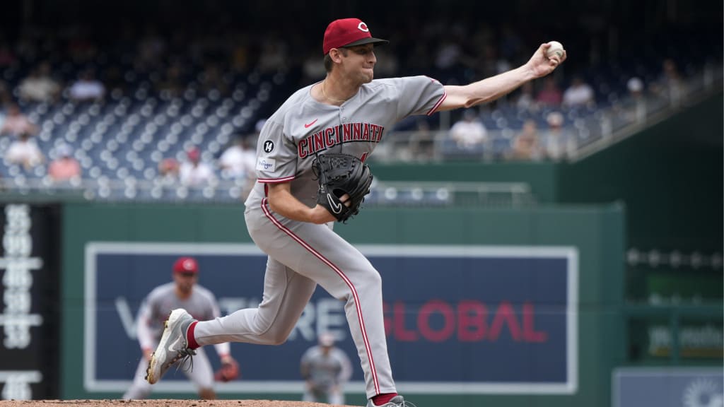 Nick Lodolo lanza su primer juego completo, Reds blanquean a Nationals