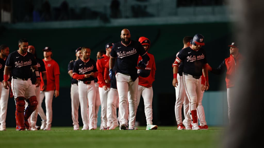 Amed Rosario deja a los Braves en el terreno con hit remolcador