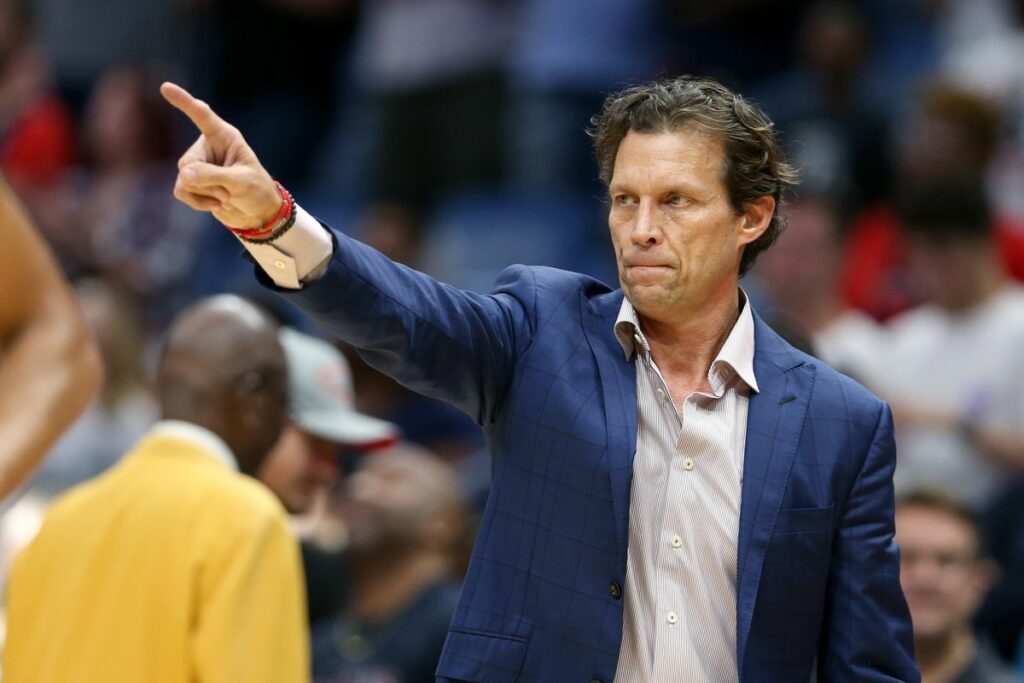 Hawks discutiendo el trabajo de entrenador con Quin Snyder