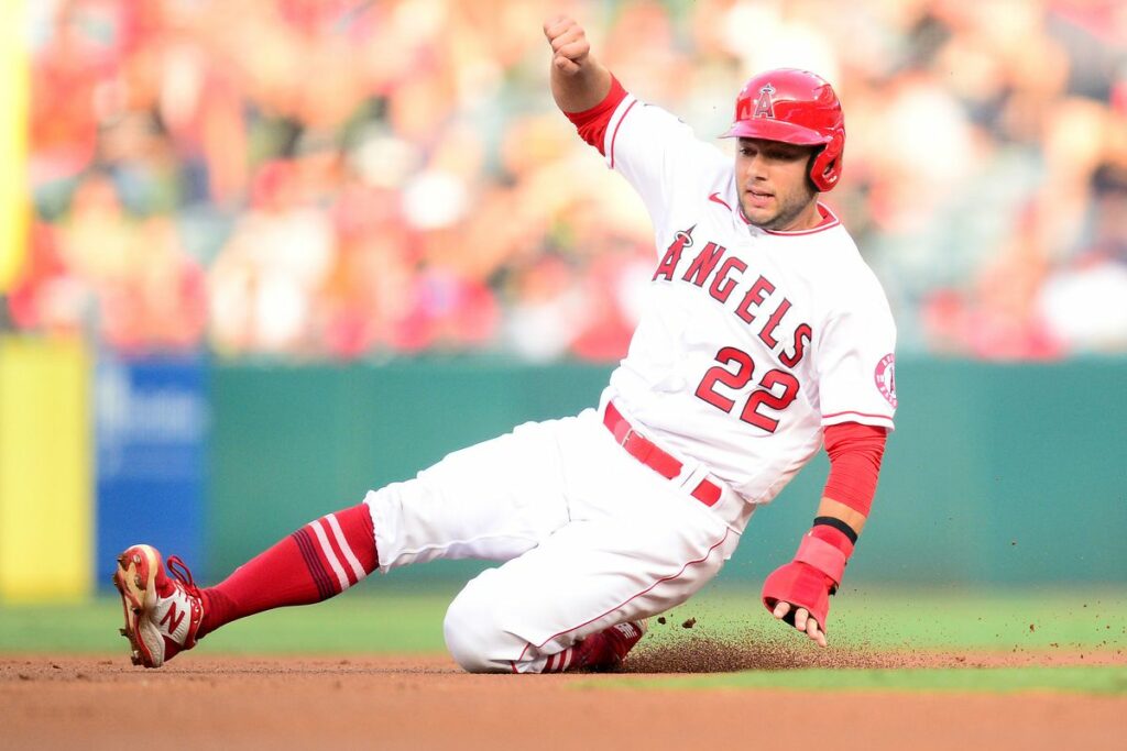 Braves pactan traspaso con Angels por Fletcher y Stassi