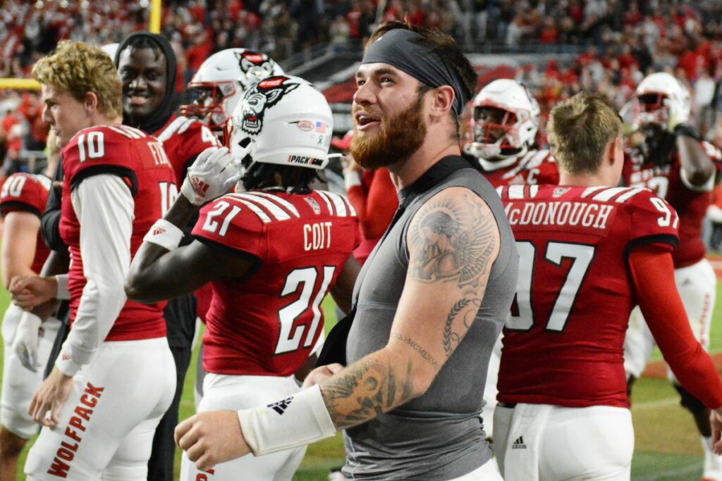 Devin Leary, mariscal no. 1, se transfiere a Kentucky