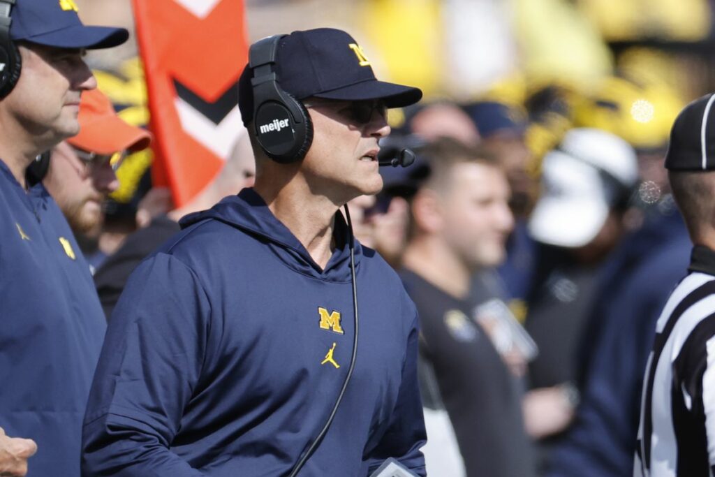 Jim Harbaugh rompe el silencio sobre acusaciones por robo de señas