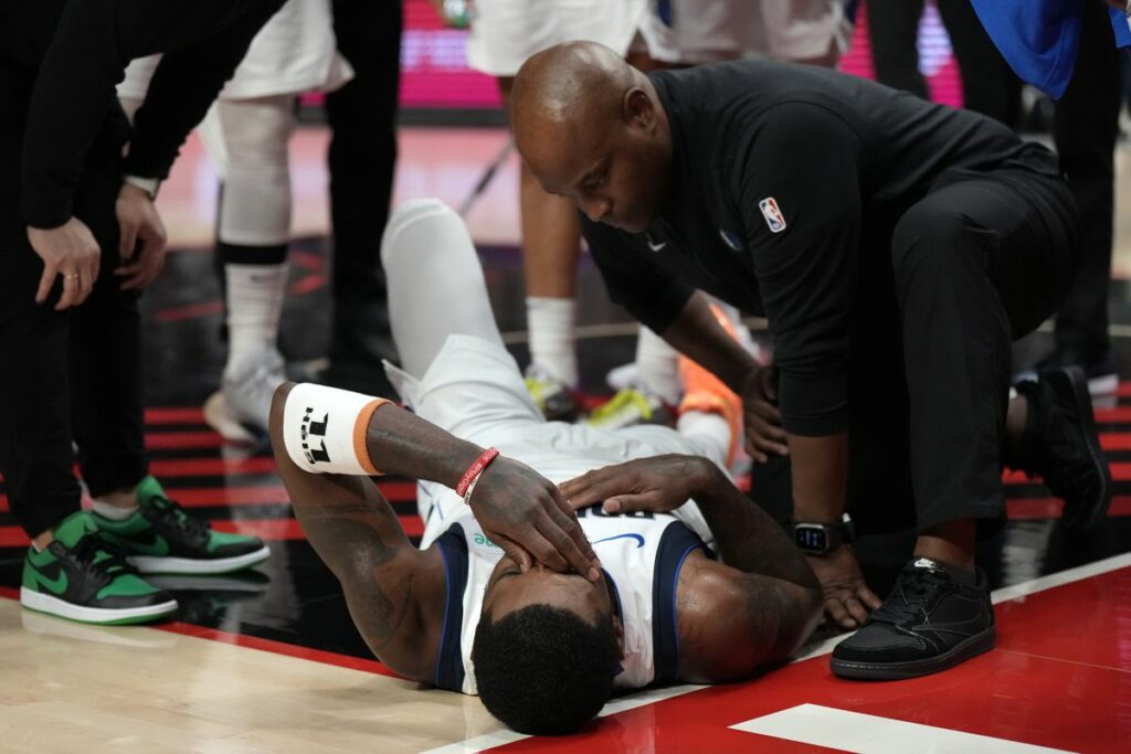 Kyrie Irving fuera por tiempo indefinido debido a lesión