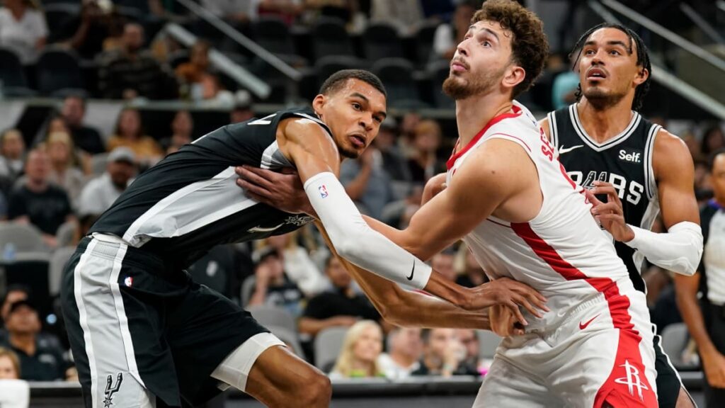 Segun anota 45 puntos y los Rockets se imponen ante los Spurs