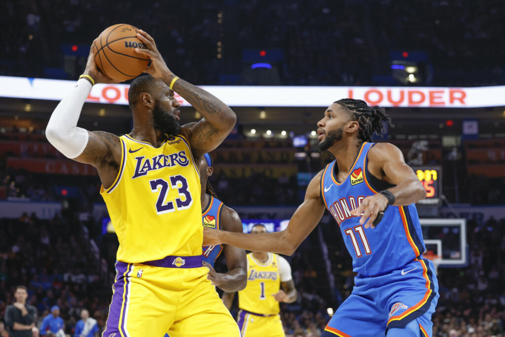 Lebron alcanza máxima cantidad de puntos en la presente temporada y Lakers cortan mala racha