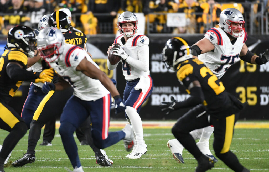 Patriots vence a Steelers, quienes se alejan de la postemporada