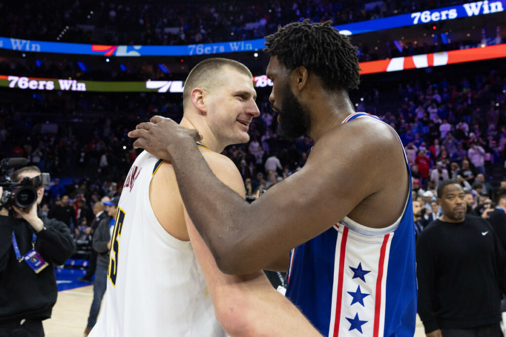 Joel Embiid supera a Jokic y a los Nuggets